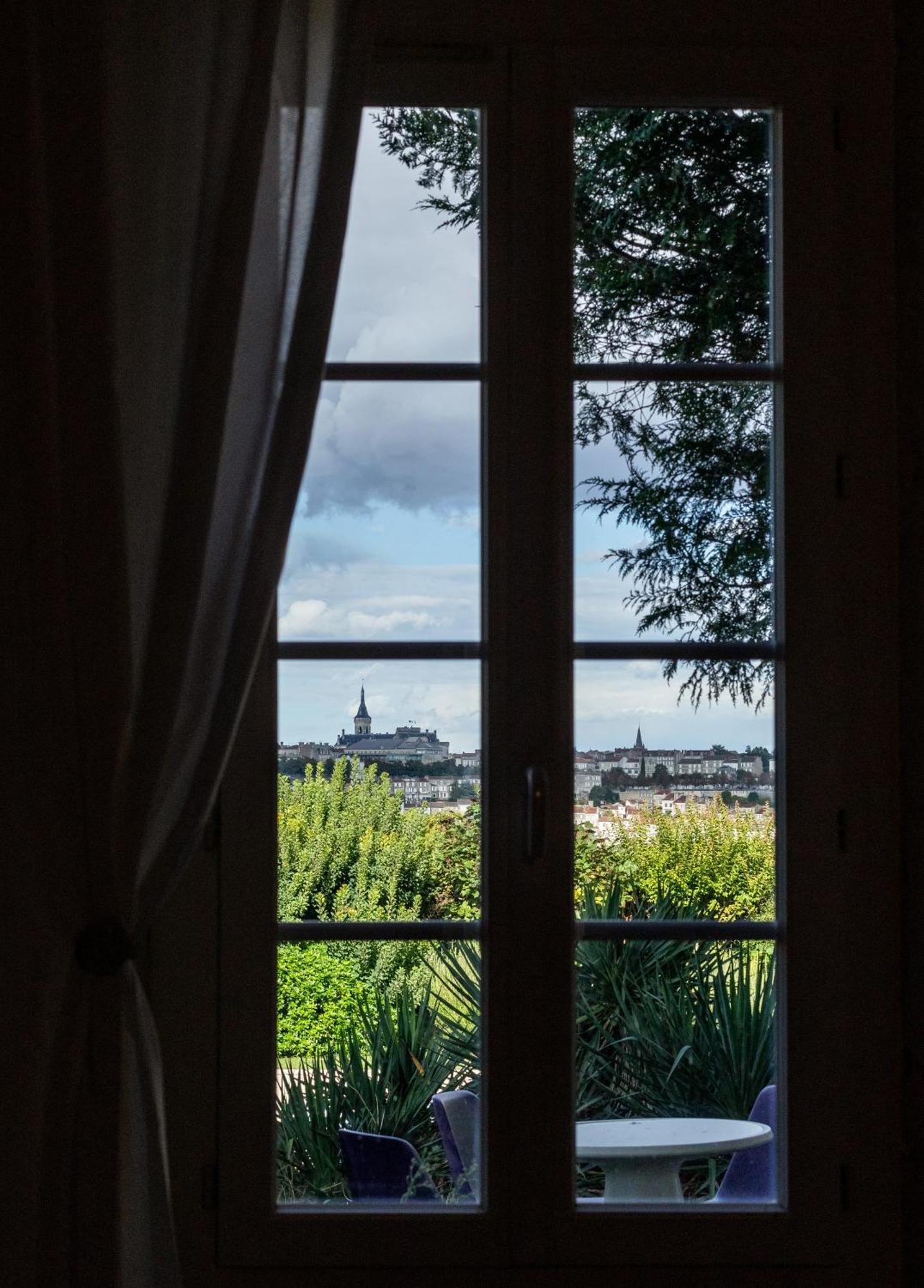 Domaine Du Champ Fleuri Bed & Breakfast Angoulême Екстериор снимка